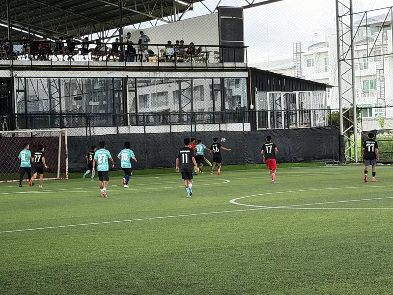 Going forward in teal at the Bahadur Cup