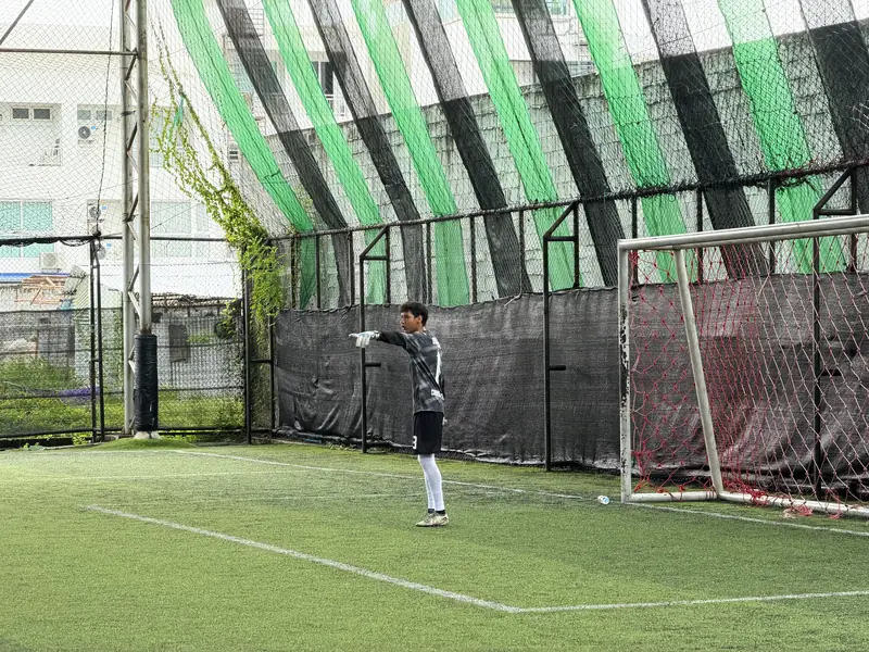 The keeper on the line